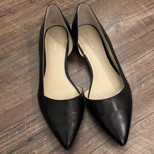 Cole Haan Women's Black Leather pointed toe Flats Sz 8
